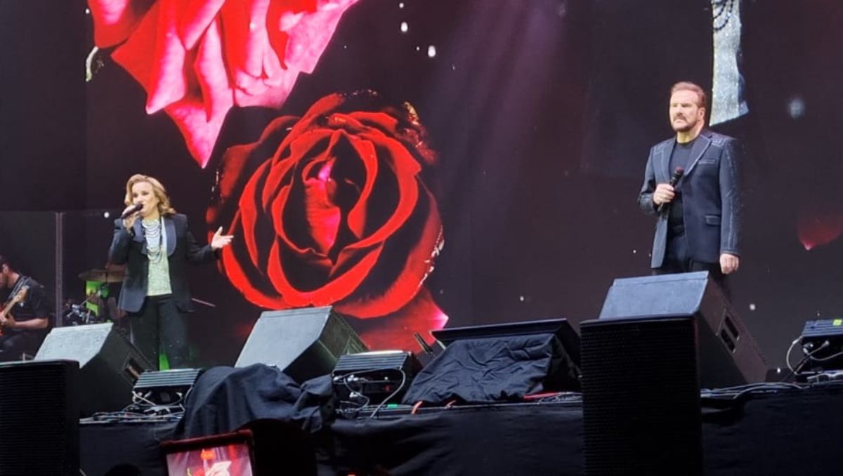 Rindieron un sentido homenaje a José José cuando interpretaron el tema entre la espada y la pared. | Foto: Ángel Mercado