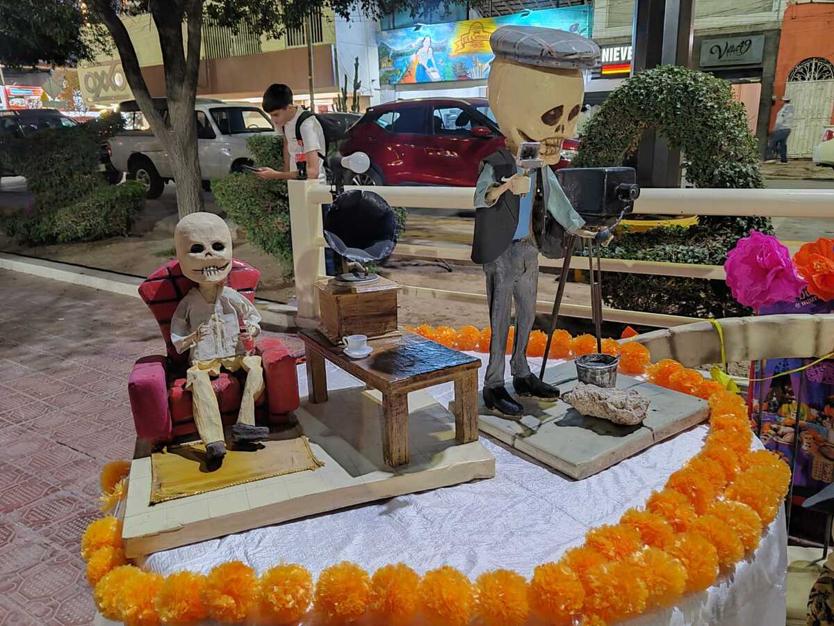 En Torreón, entre calabazas y cempasúchil se vive la noche de brujas. (Alejandro Castañeda)