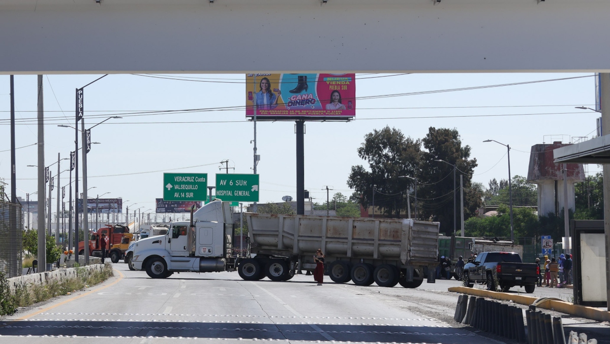 Bloqueos dejan impacto económico para industria automotriz en Puebla | EsImagen