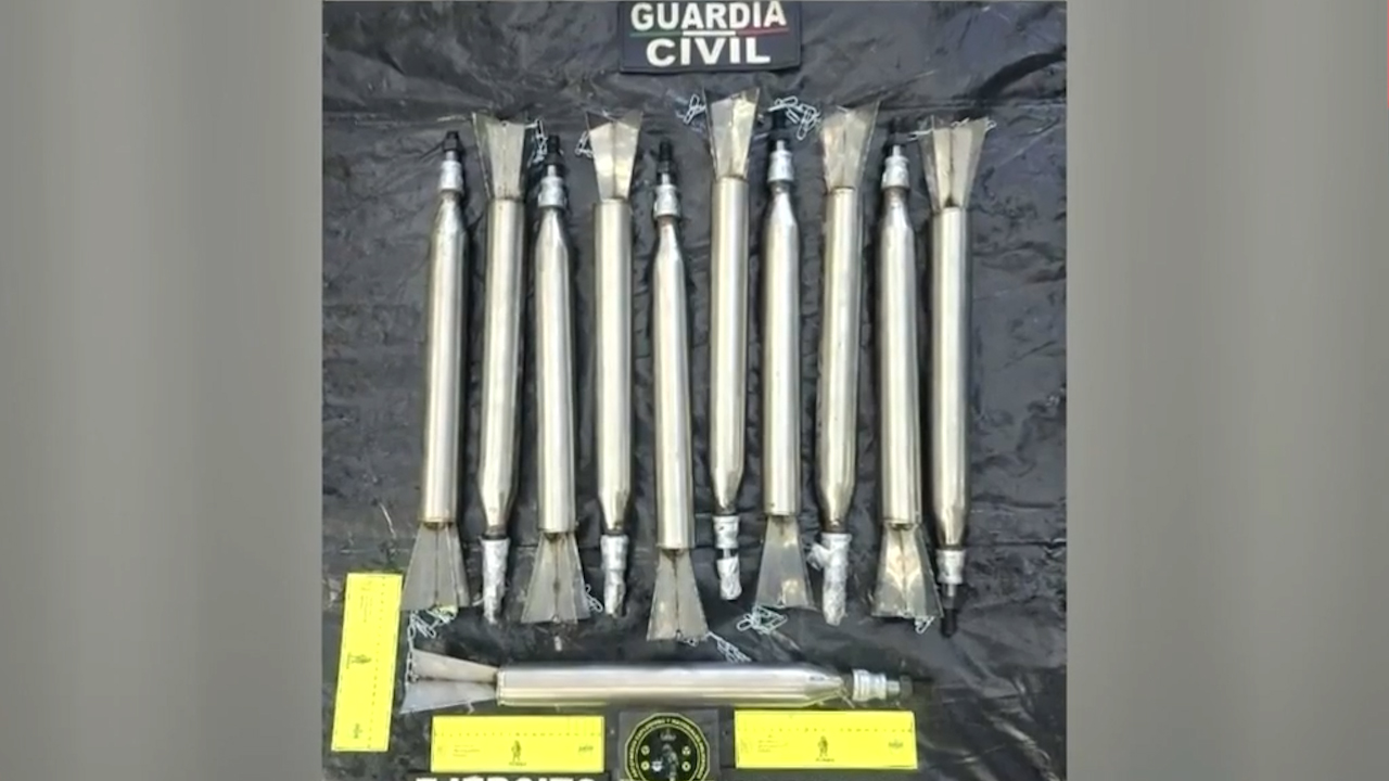 Desmantelan narcocampamento y aseguran 11 explosivos en operativo en Michoacán