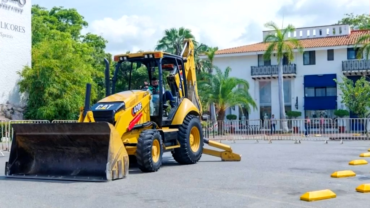 Gobernadora de Guerrero da banderazo a remodelación de zona comercial en Ixtapa