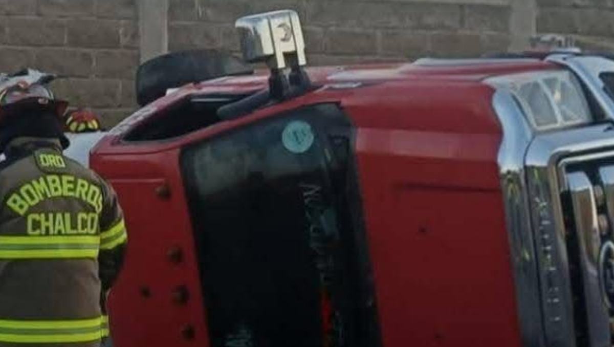 Habitantes de Chalco fueron alertados por la volcadura de una pipa con gas LP que provocó una fuga de combustible. Especial