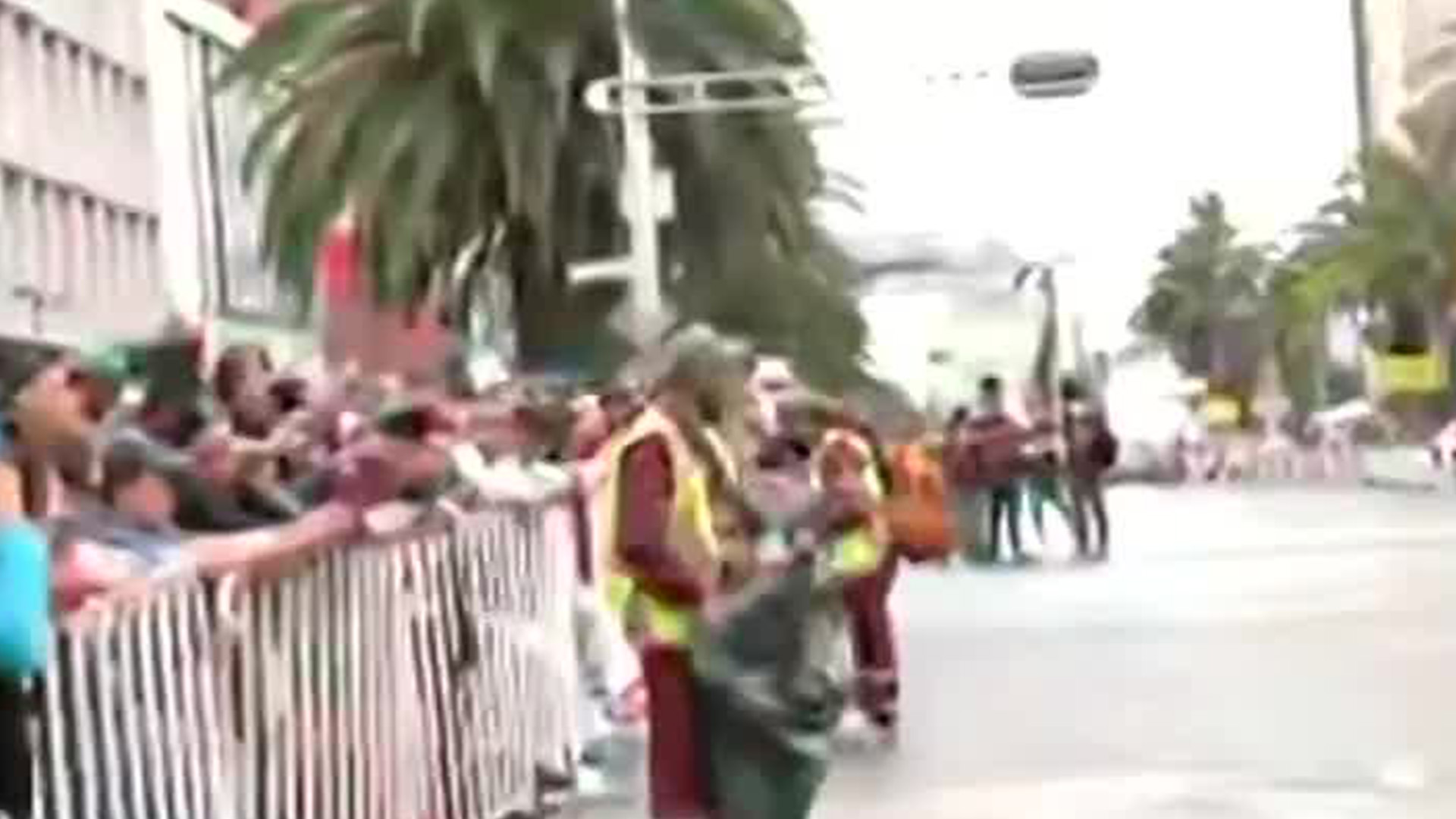 En Paseo de la Reforma, más de 500 mil personas a la espera del desfile de Día de Muertos