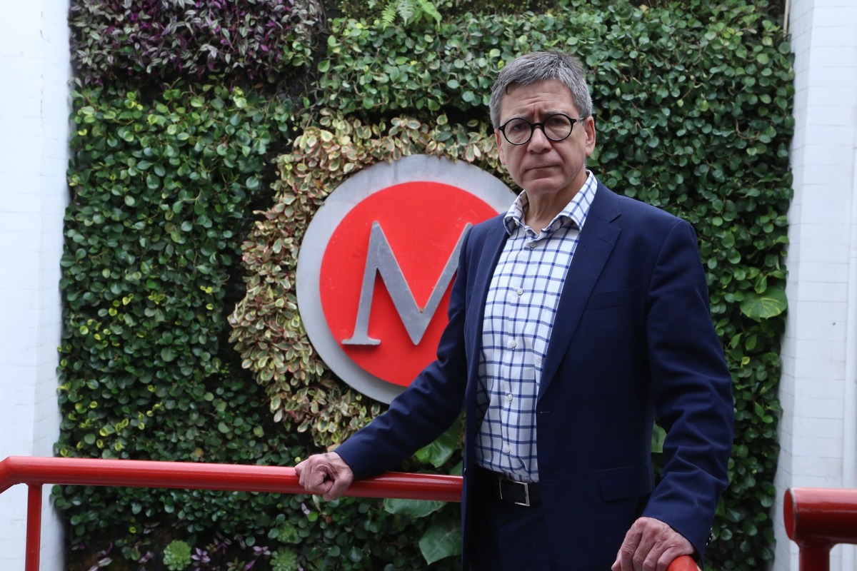 El autor dice que es su libro es “una cartografía muy breve con las utopías más importantes, también de las más excéntricas".  (Jesús Quintanar)