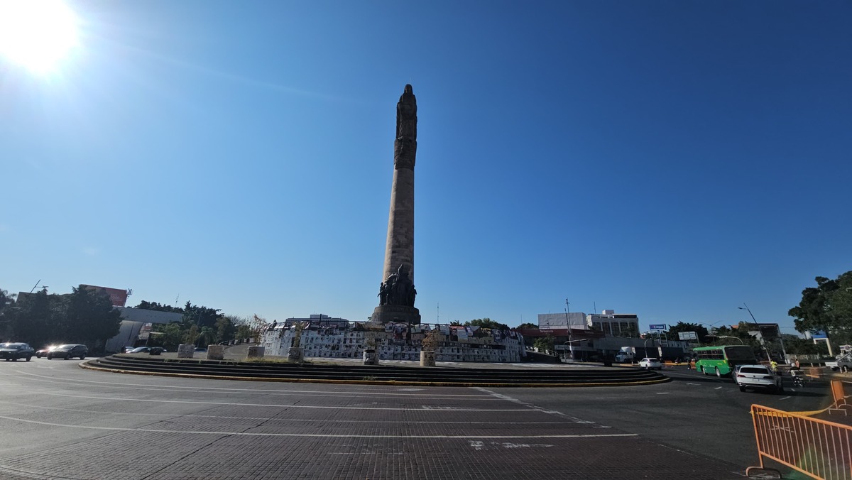 Colectivos nuevamente colocaron fichas de desaparecidos en la glorieta de los y las desaparecidos. (Juan Carlos Munguía)
