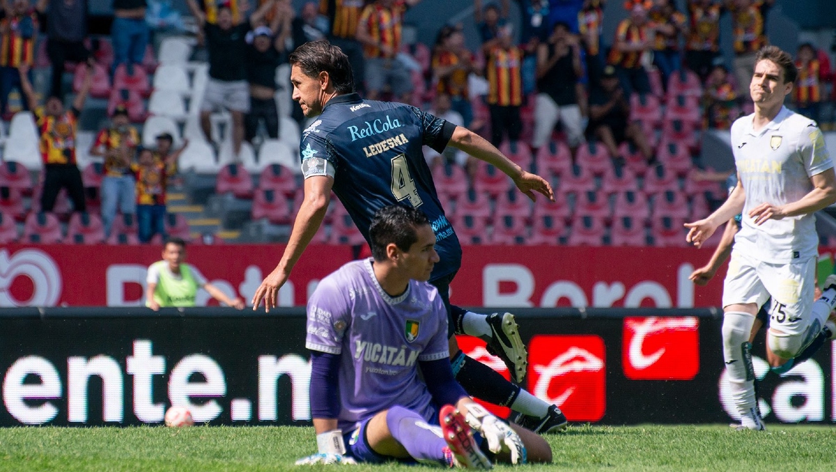 El defensor central volvió a subir al ataque para dar la victoria a los Melenudos (Foto: @LeonesNegrosCF)