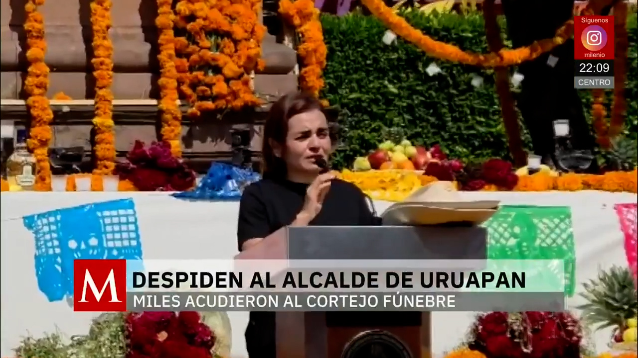 Despiden al alcalde de Uruapan, Carlos Manzo, con emotivo cortejo fúnebre