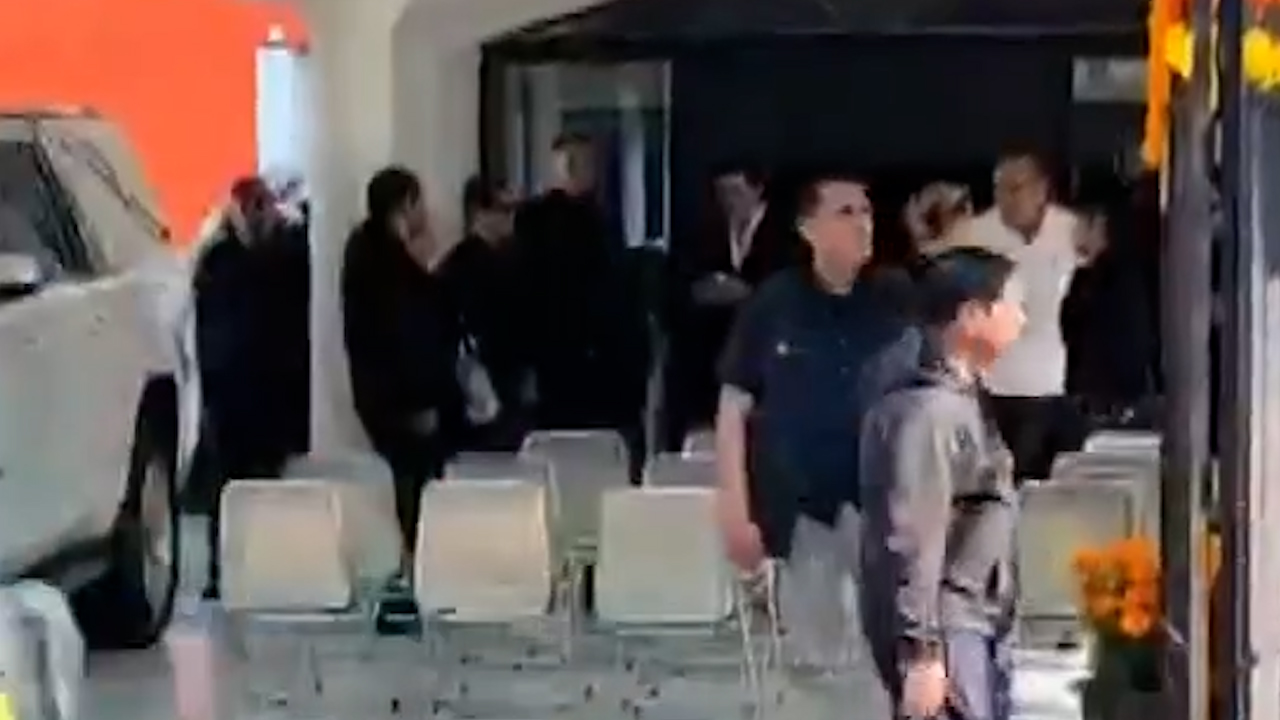 Despiden al alcalde de Uruapan, Carlos Manzo, en medio de un fuerte operativo de seguridad