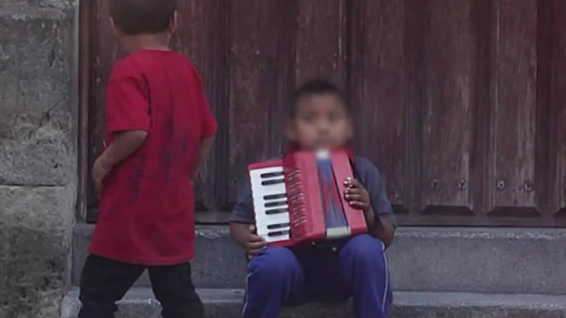 En Puebla, madre envenena a sus dos hijos y después se suicida