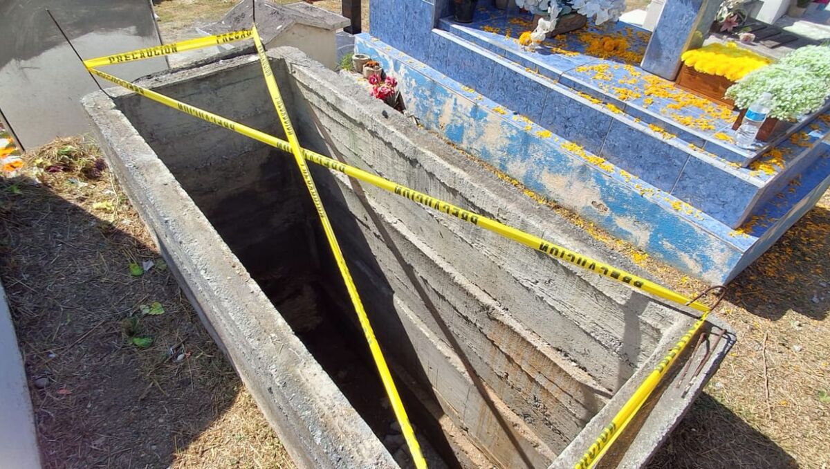Protección Civil acordonó la zona para evitar mas accidentes. | Especial.