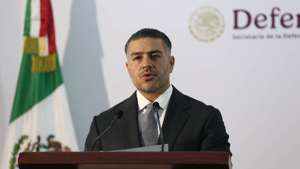 El titular de la SSPC, Omar García Harfuch, en conferencia de prensa por el homicidio de Carlos Manzo (Foto: Ariana Pérez)