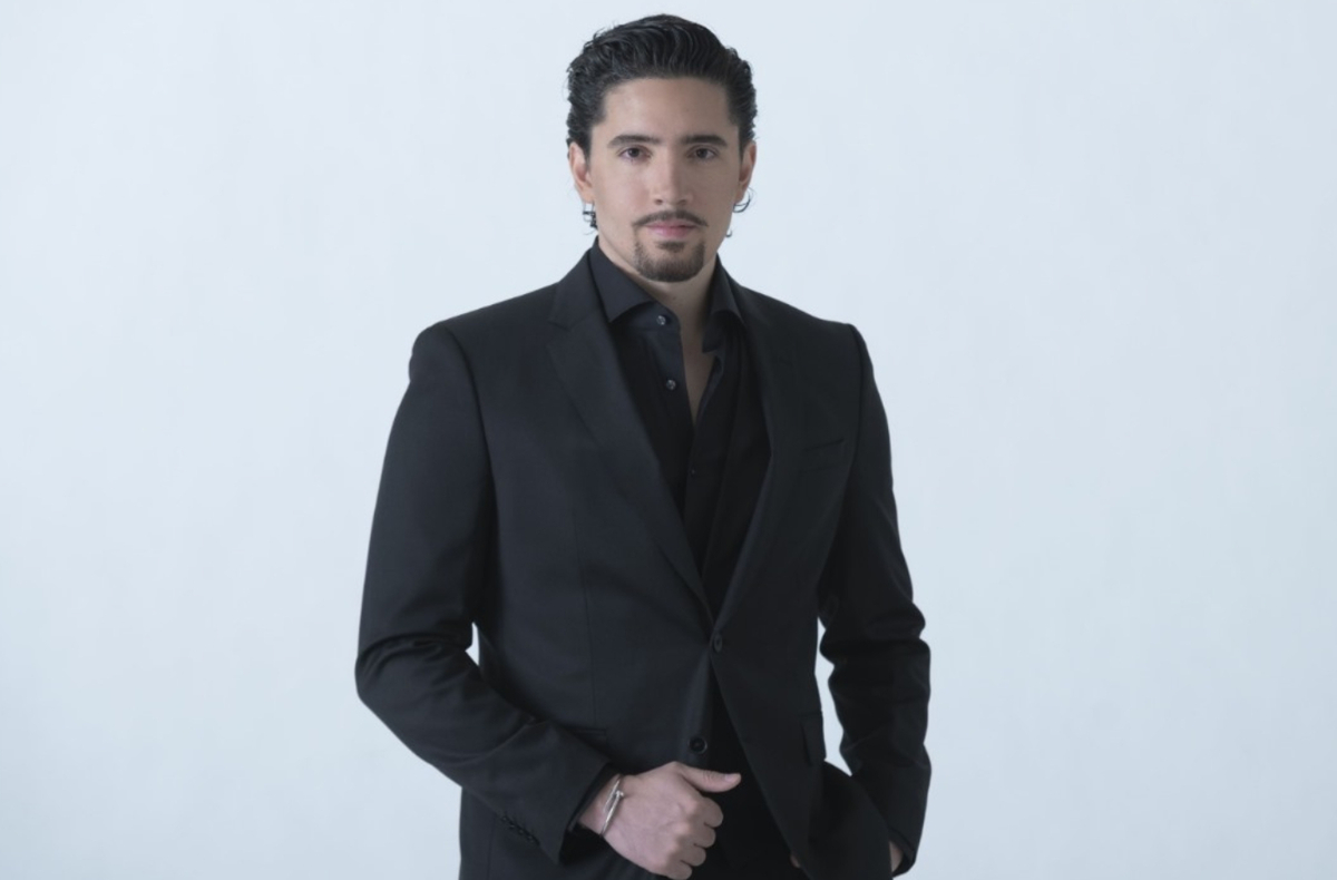 El traje de charro lo vamos renovando : Alex Fernández lleva la Voz de su sangre a El Cantoral