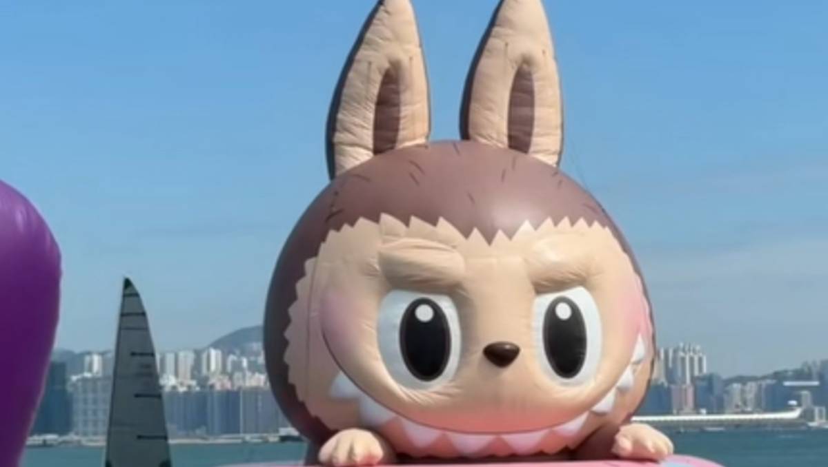 ¡Un LABUBU gigante aparece en Hong Kong | ESPECIAL