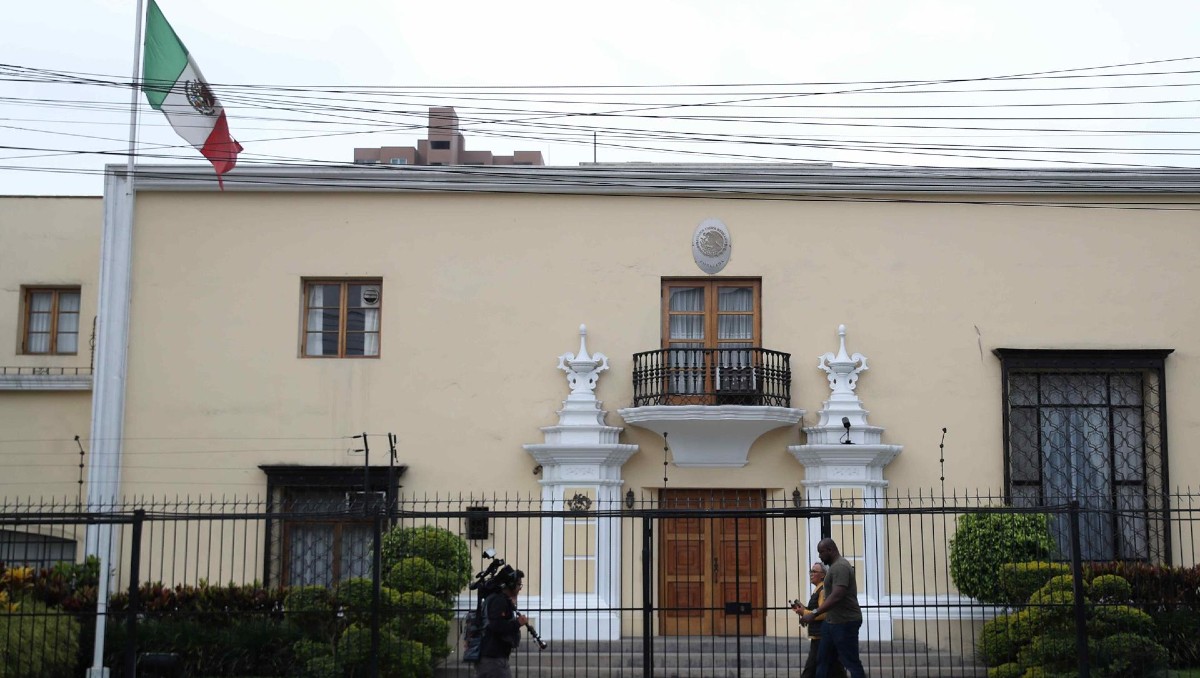 México asegura que otorgó asilo diplomático a Bettsy Chávez Chino en pleno apego al derecho internacional. | Foto: EFE