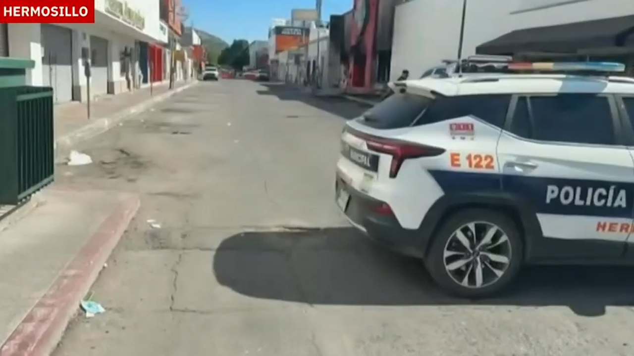 Peritos continúan labores en Waldo's mientras ciudadanos rinden homenaje a víctimas