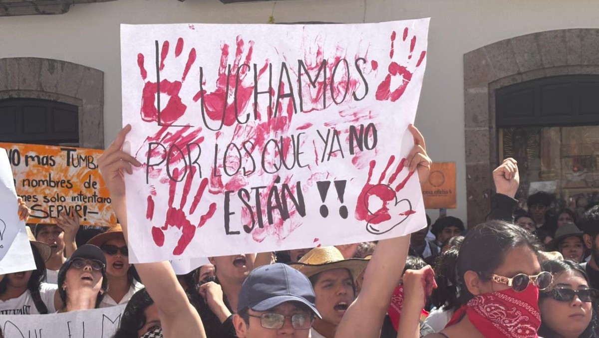 Las personas causaron destrozos con palos y piedras. | Foto: Especial