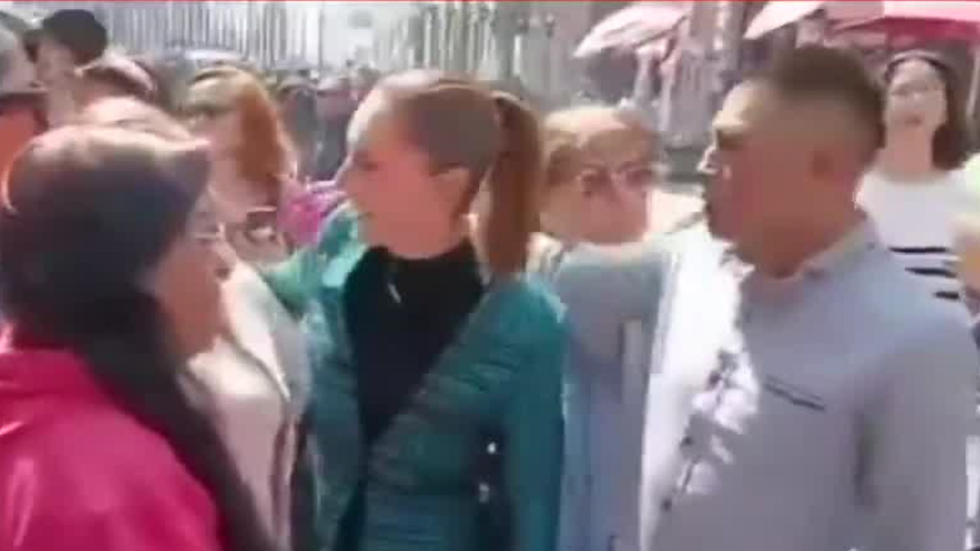 En la Ciudad de México, la presidenta Claudia Sheinbaum fue acosada por un hombre