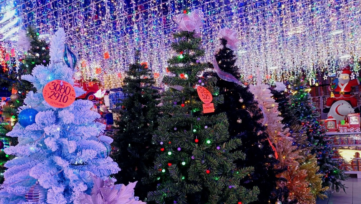 Comercios ofrecen adornos y productos para Navidad en Puebla | Nancy Camacho