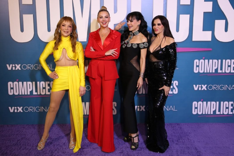 Elenco de la serie de Vix Cómplices, encabezado por Lucía Méndez, Maribel Guardia, Marjorie de Souza y Laura Flores | Jesús Quintanar