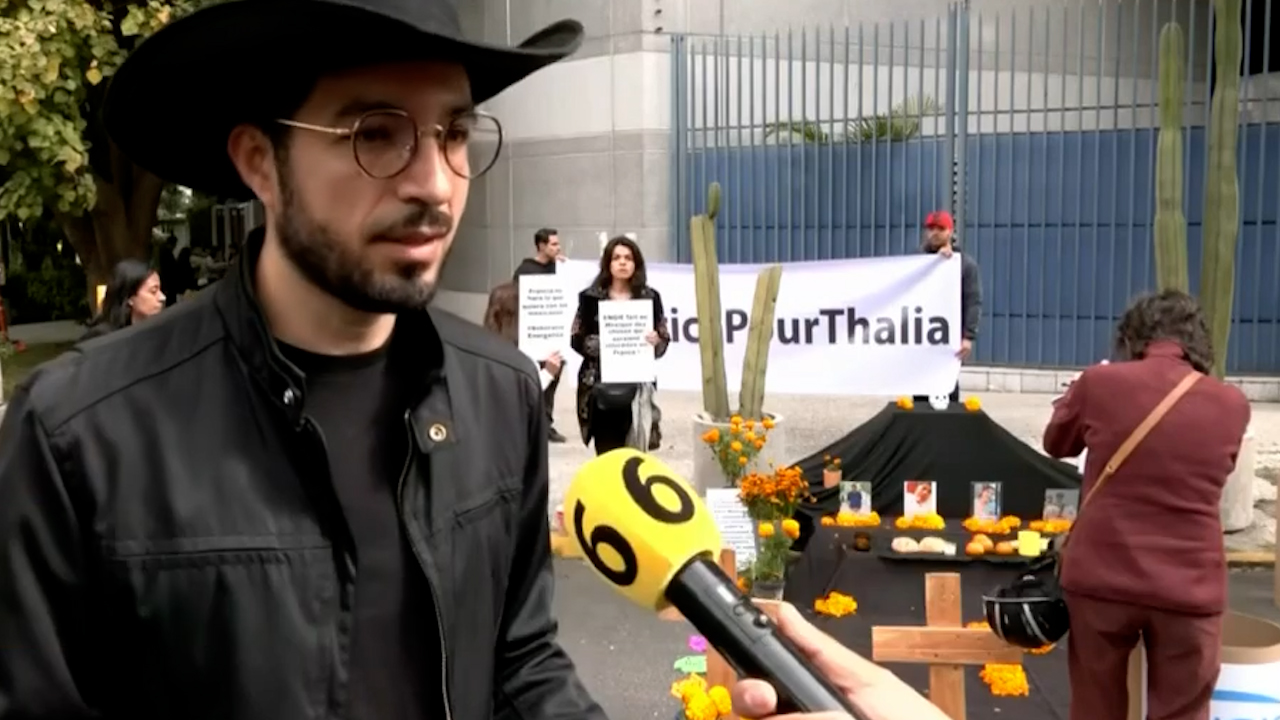 Familiares de víctimas de explosión protestan ante embajada de Francia en México