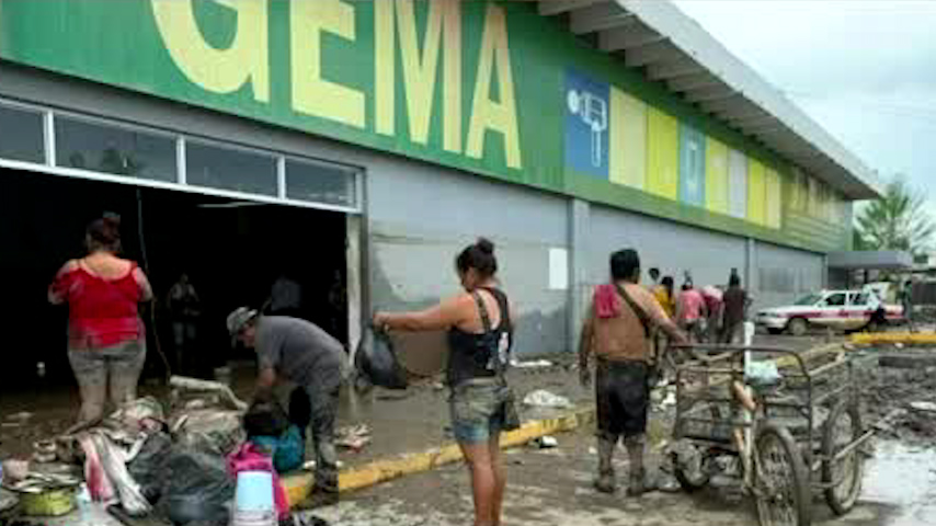 Más de 200 negocios afectados por fuertes lluvias en Veracruz