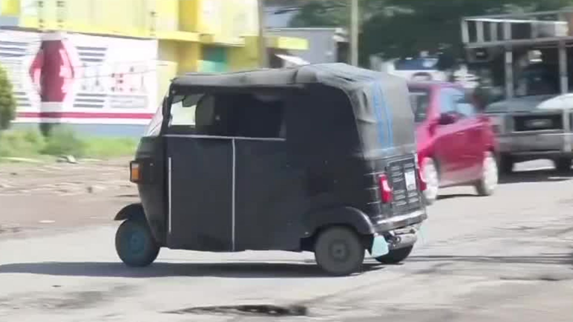 Los mototaxis se han vuelto una alternativa de transporte no regulada en Puebla