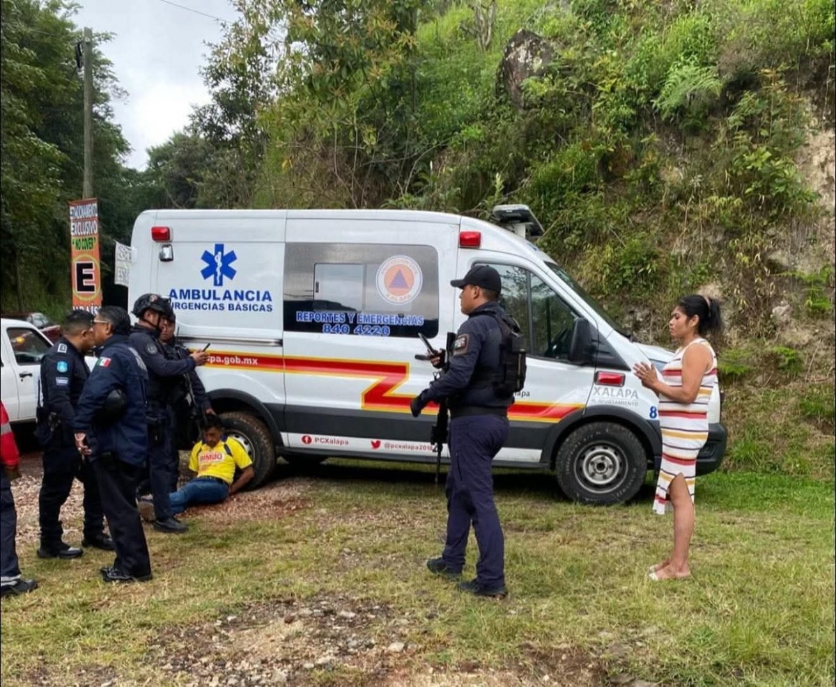 Policías municipales de Xico detuvieron al hombre acusado de robar la ambulancia. | Especial