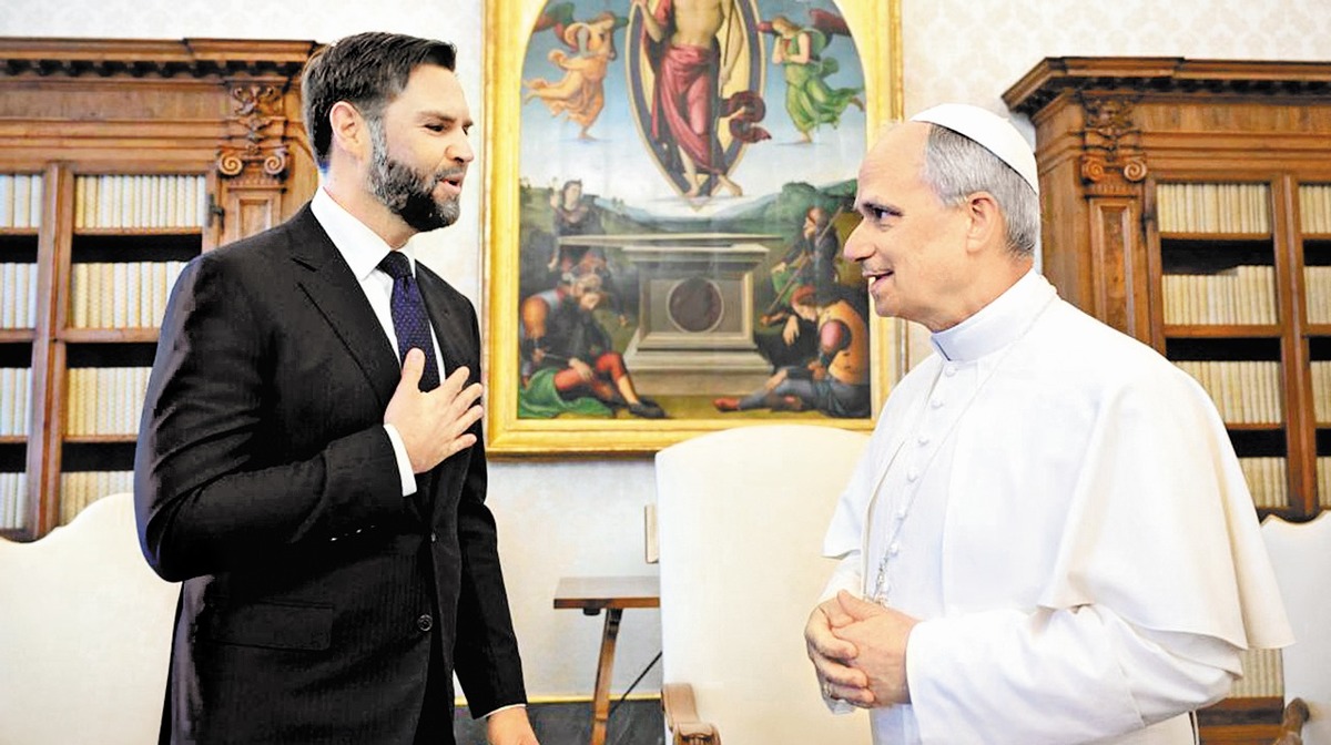 El vicepresidente J. D. Vance se reunió en mayo pasado con el papa León XIV en el Vaticano. AFP