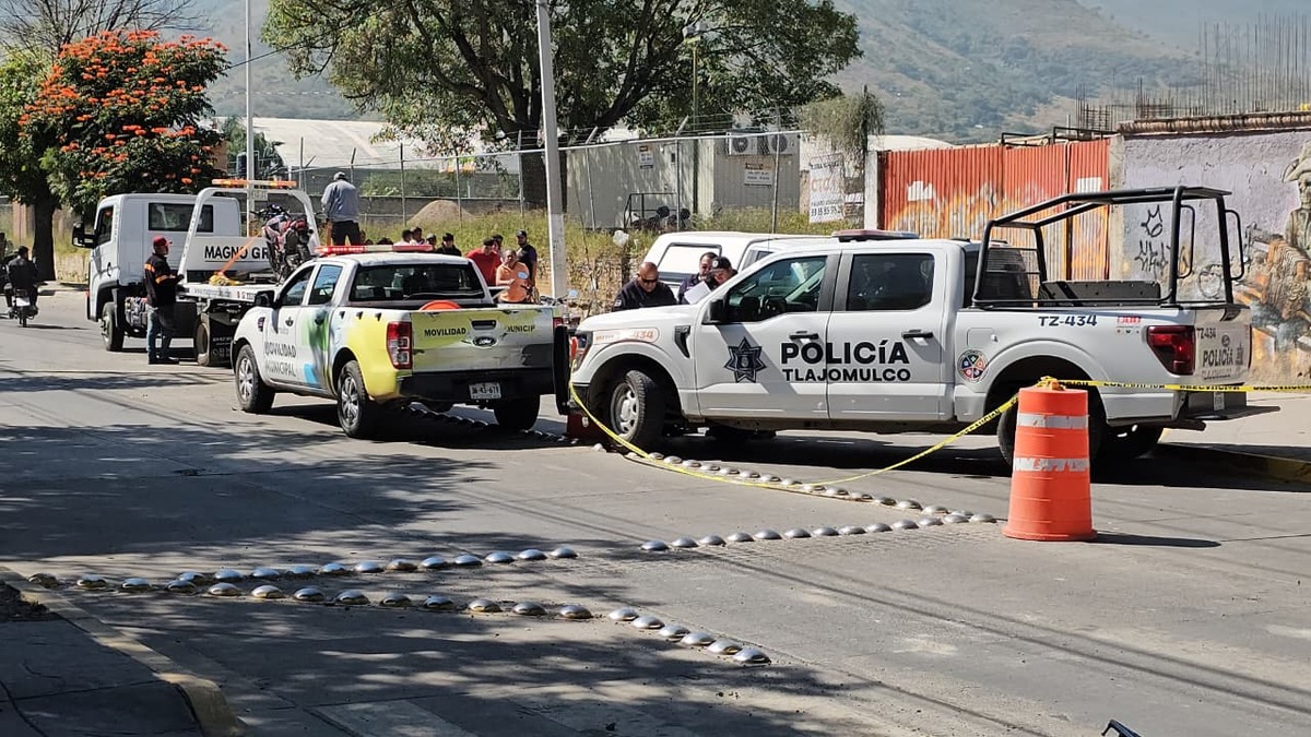 El accidente ocurrió sobre la avenida Constitución cerca del COBAEJ. (Juan Carlos Munguía)