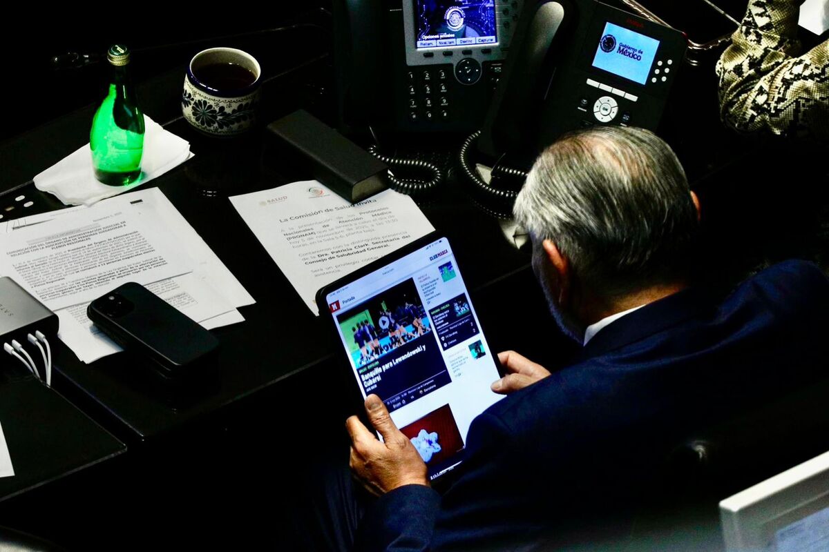 Adán Augusto López había cometido esta acción durante la comparecencia del secretario de Hacienda, en octubre. | Especial