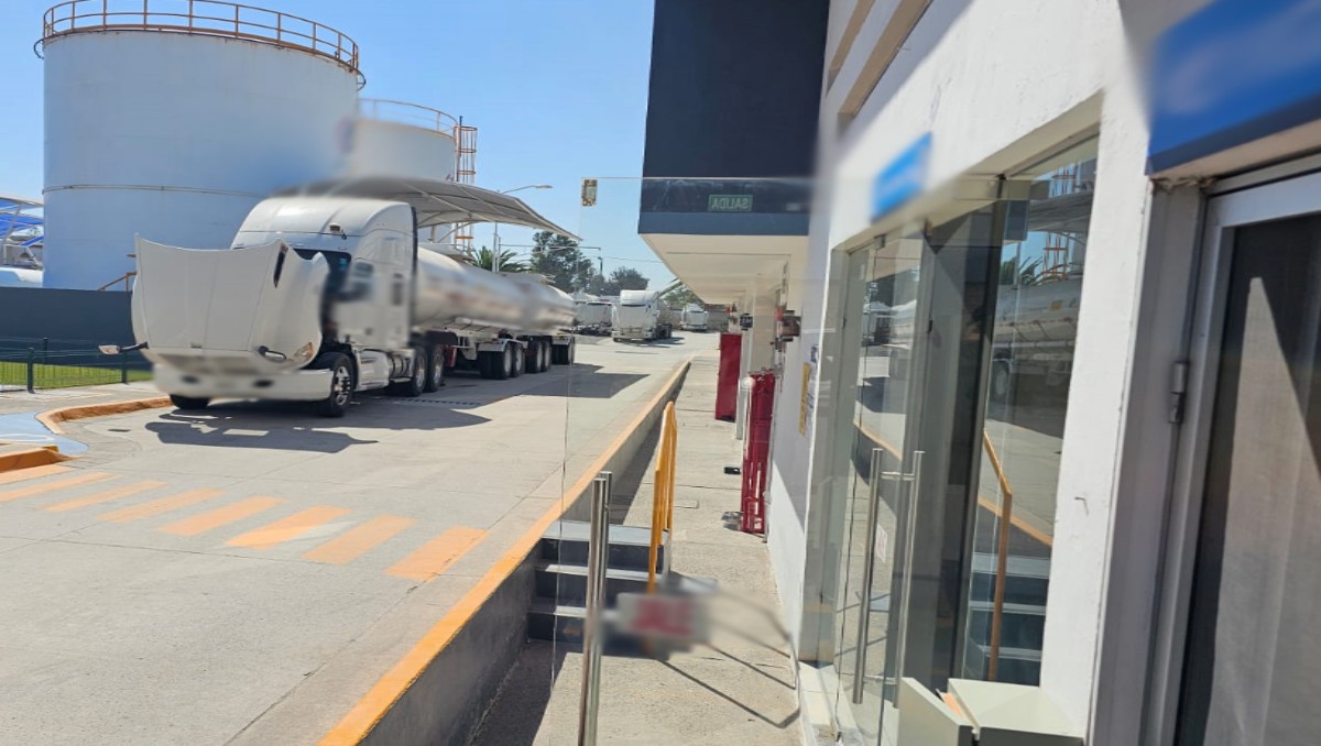 Autoridades aseguraron 324 mil litros de hidrocarburo en Jalisco. | SSPC