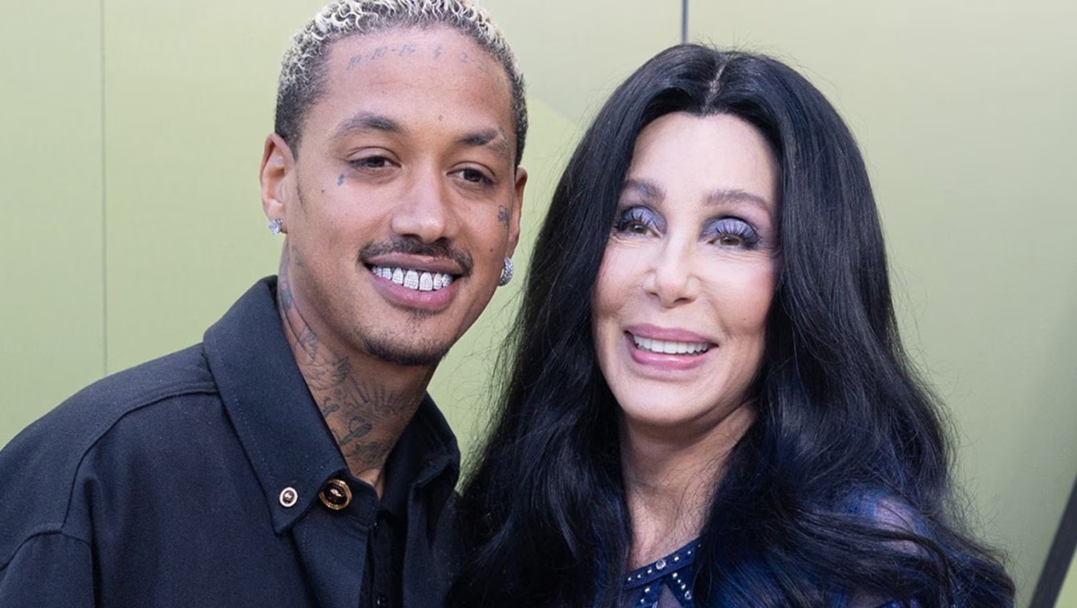 Cher y Alexander se conocieron durante la Paris Fashion Week en septiembre de 2022.