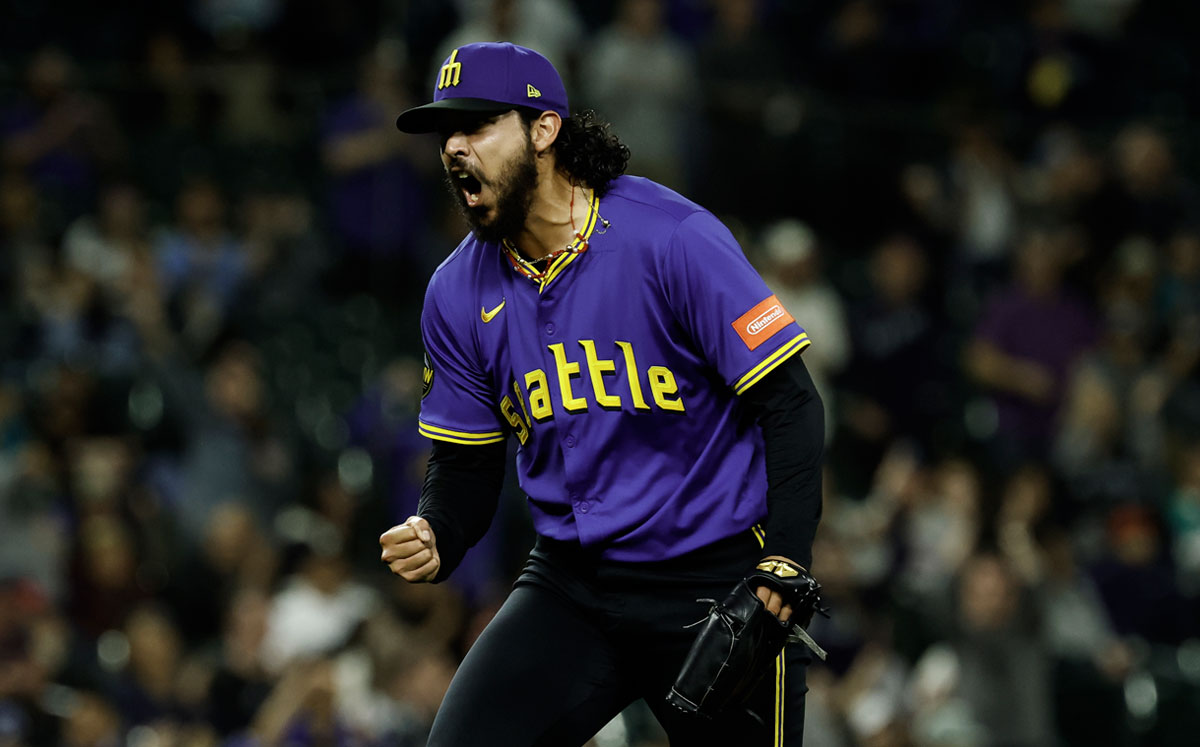 Mariners vuelve a firmar al cerrador mexicano Andrés Muñoz