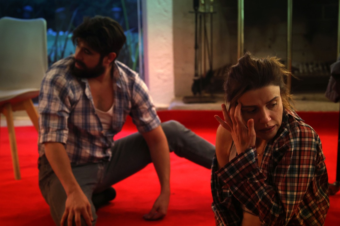 La obra narra encuentros de dos amantes en un hotel del desierto de Mojave. (ESPECIAL)