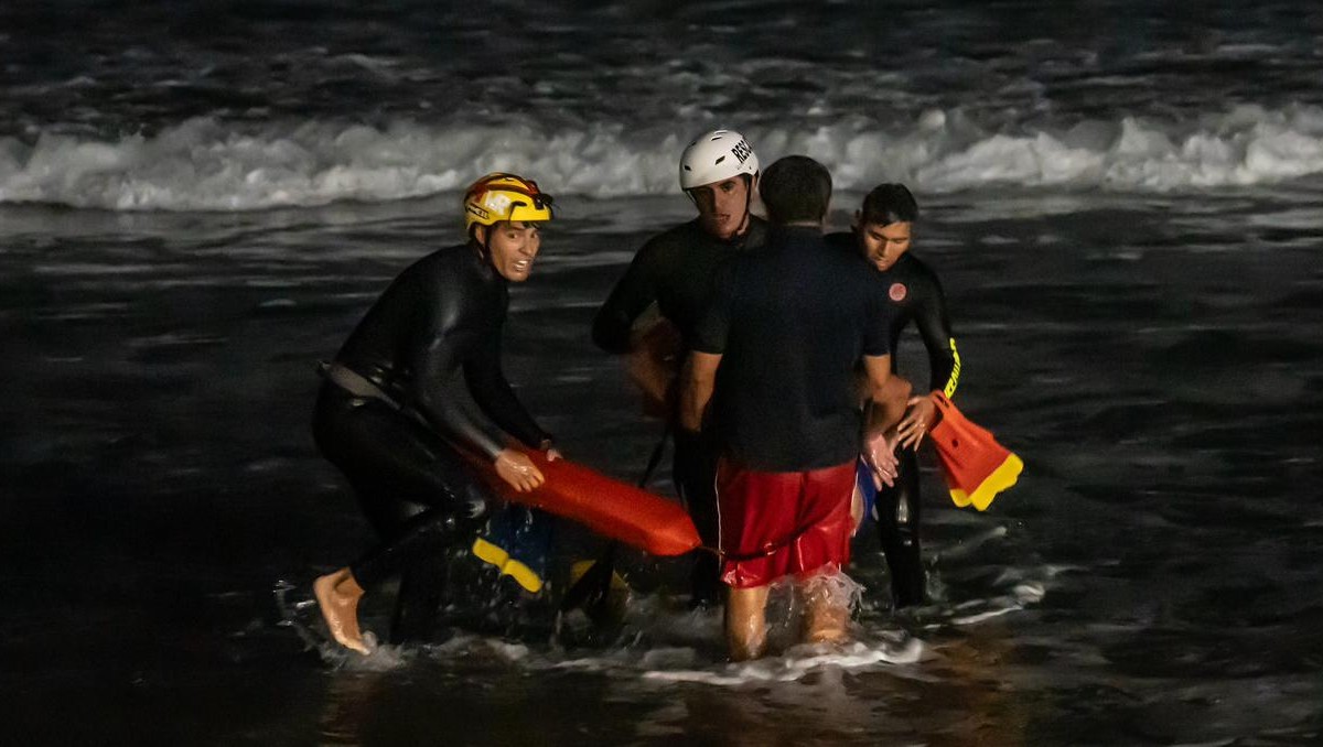 Salvavidas acudieron al lugar ante un reporte de emergencia. | Foto: Especial