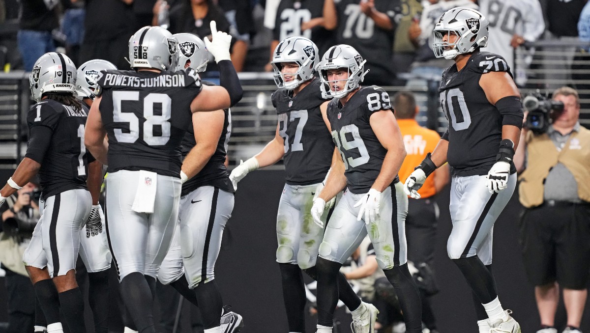 Las Vegas Raiders deberá mejorar el juego aéreo ante Denver Broncos en la Semana 10 de la NFL (Reuters)