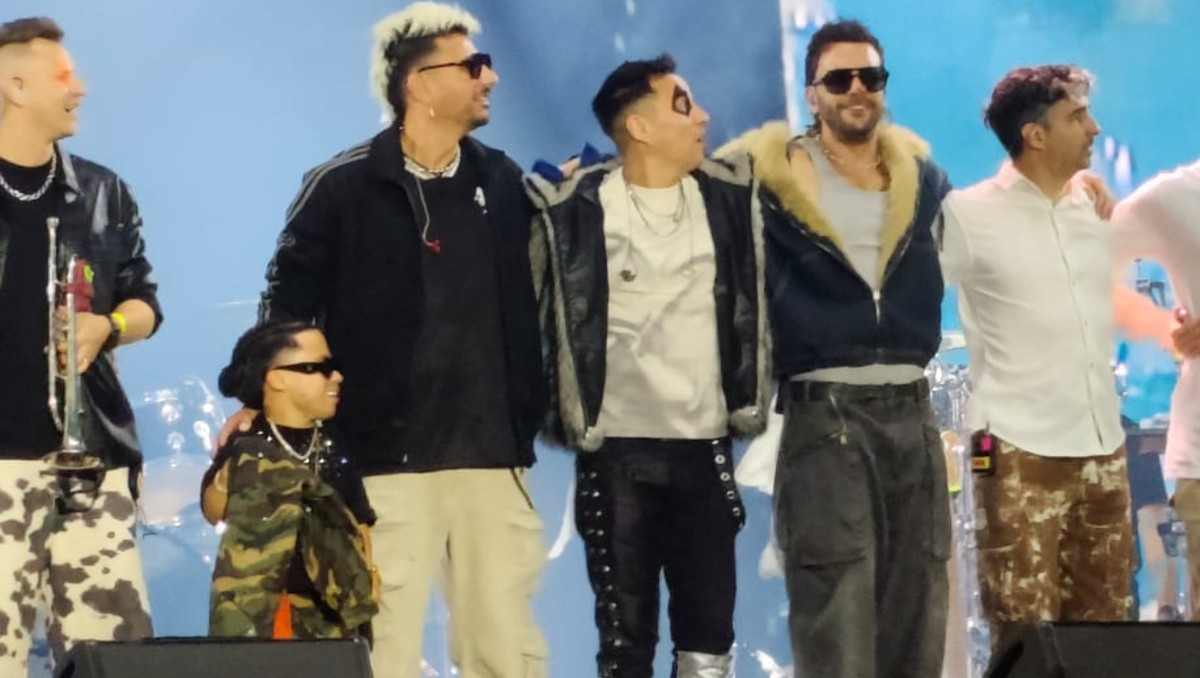 Abelito junto a Los Caligaris | Luis García Castrejón