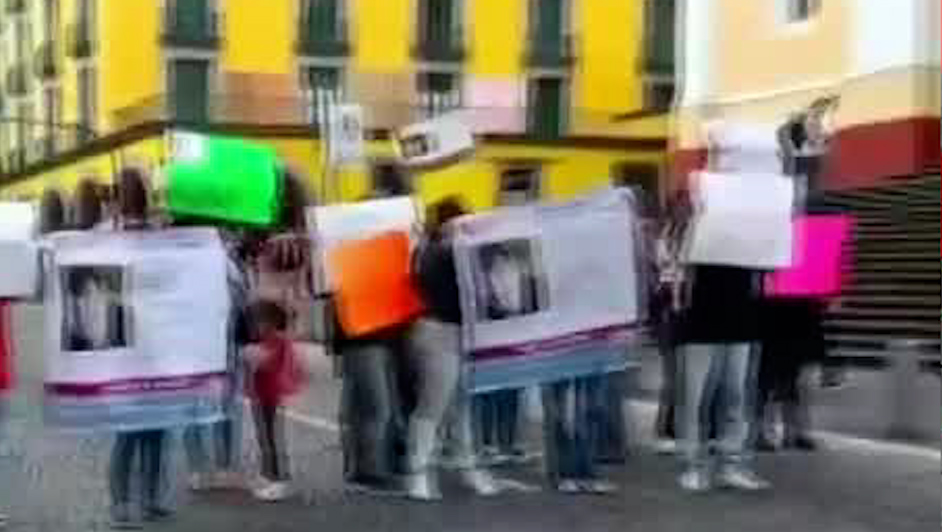 Bloquean el centro de Xalapa para exigir justicia por joven desaparecido