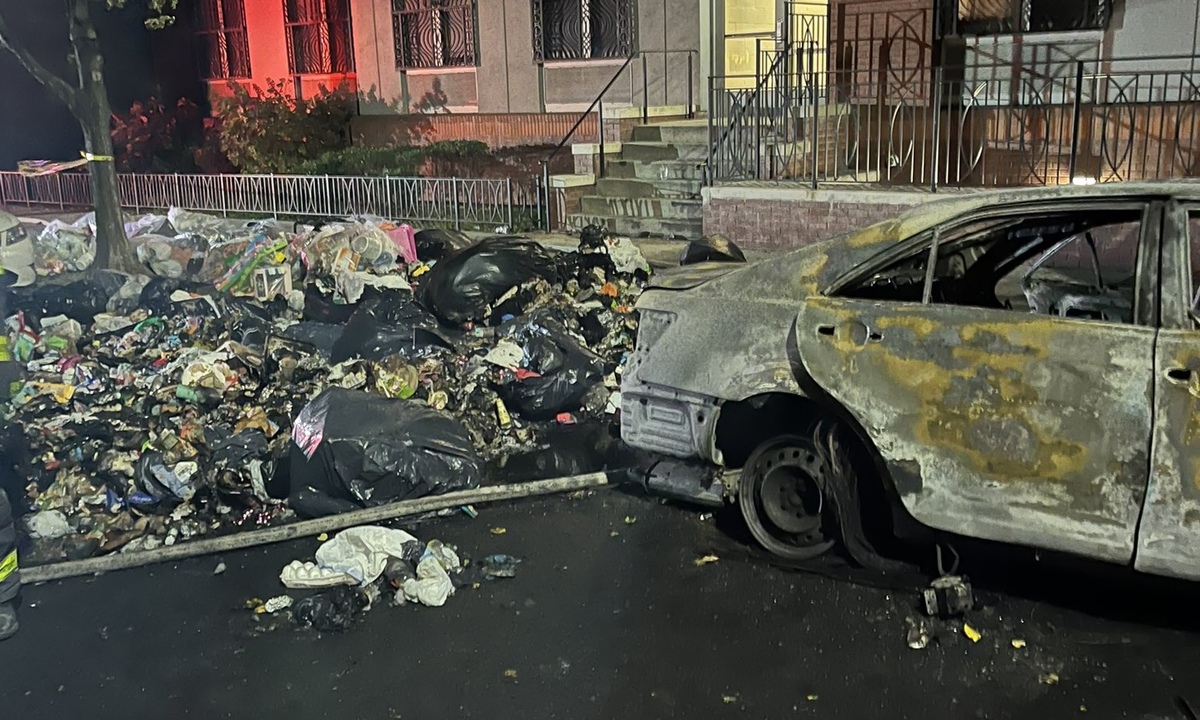 Los bomberos se encontraba atendiendo una emergencia, cuando ocurrió la explosión. (FDNY)