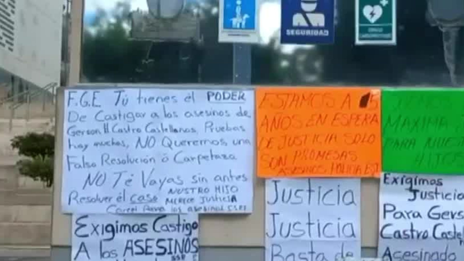 Exigen justicia por el asesinato de tres jóvenes por policías estatales en Veracruz