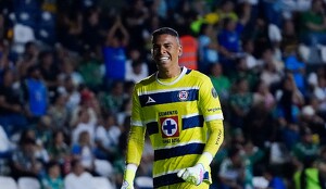 Kevin Mier, nominado al Premio The Best 2025 al mejor portero del año