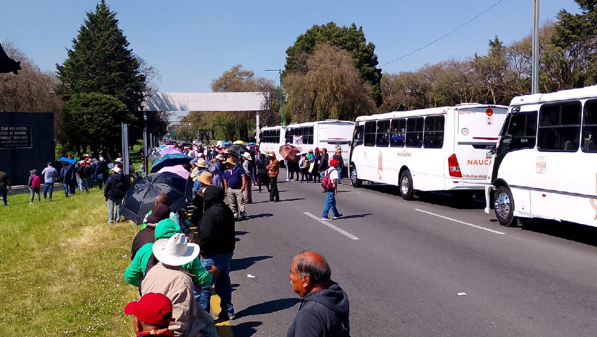 La manifestación se ubica a la altura de El Monumento a Zapata, en Paseo Tollocan. Foto: (Iván Carmona)