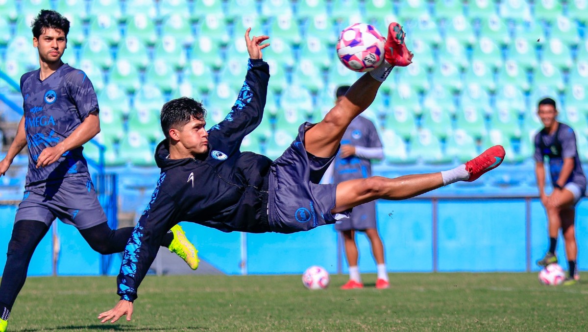 Néstor Corona, delantero de la Jaiba Brava.