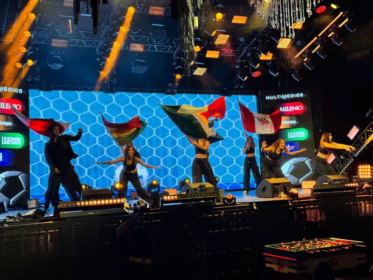 Presentación del Up Front de Multimedios / Mediotiempo. (Usi Toledo)