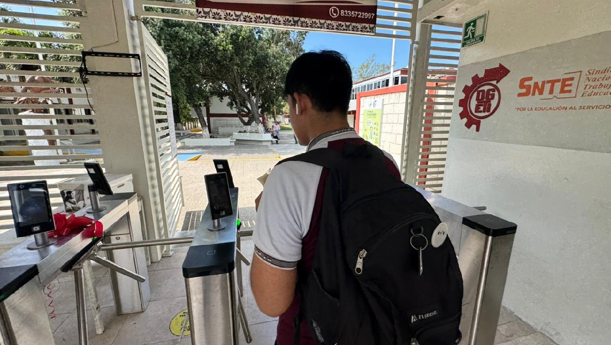 Nuevo sistema de acceso a CETis 78 de Altamira. (Mario Juárez)