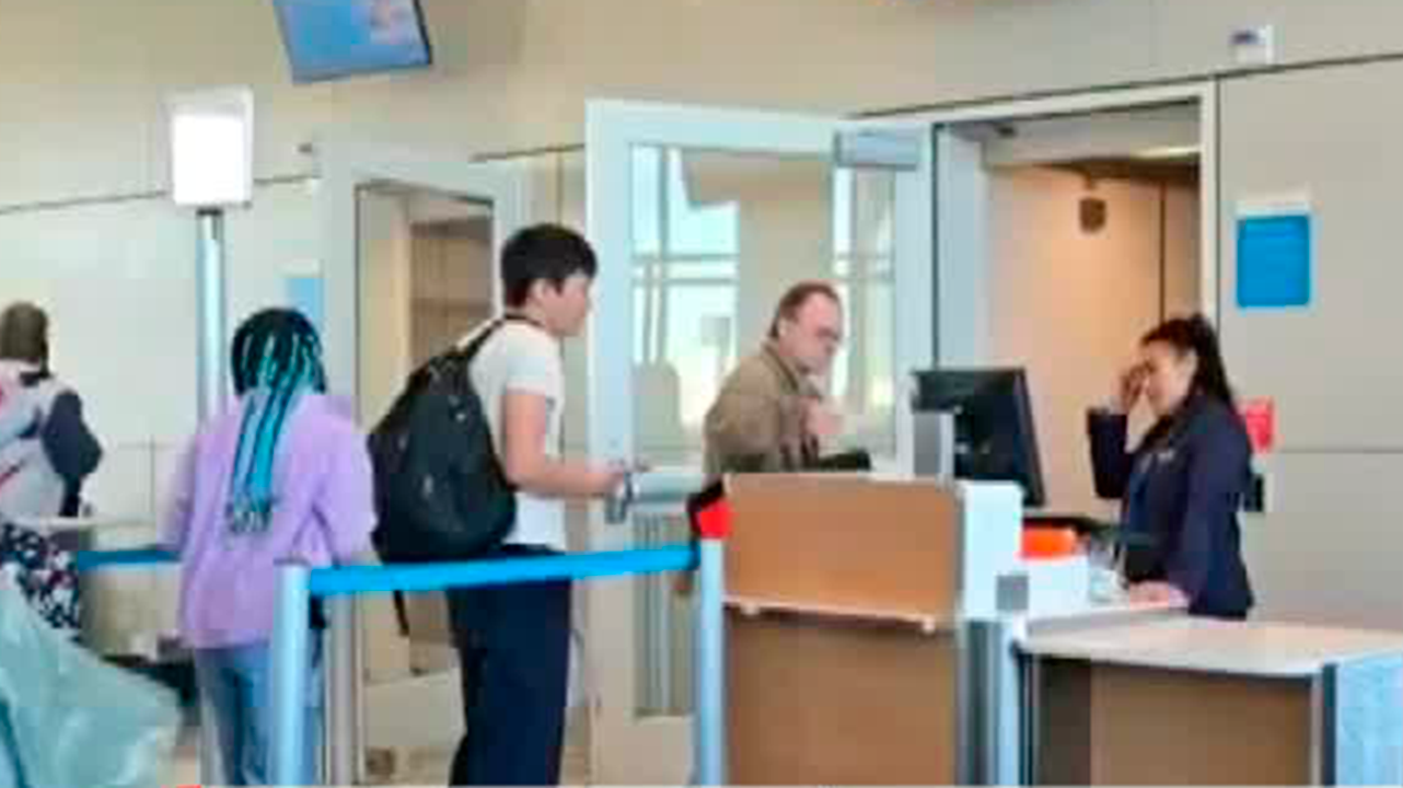 Aeropuertos se saturan por parálisis de gobierno de EU; cerca de cinco mil vuelos han sido afectados