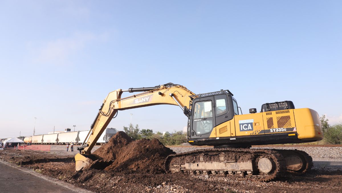 Hasta este momento se ha liberado el 71 por ciento del derecho de vía del tren de pasajeros del Norte. | Foto: Luis Guerra