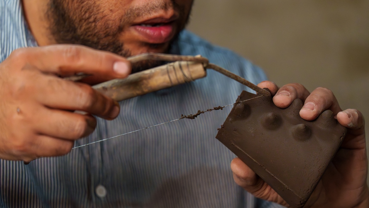 Hernesto Jiménez comparte detalles de su experiencia al fusionar la innovación detrás de Maestro Dobel 50 Cristalino.