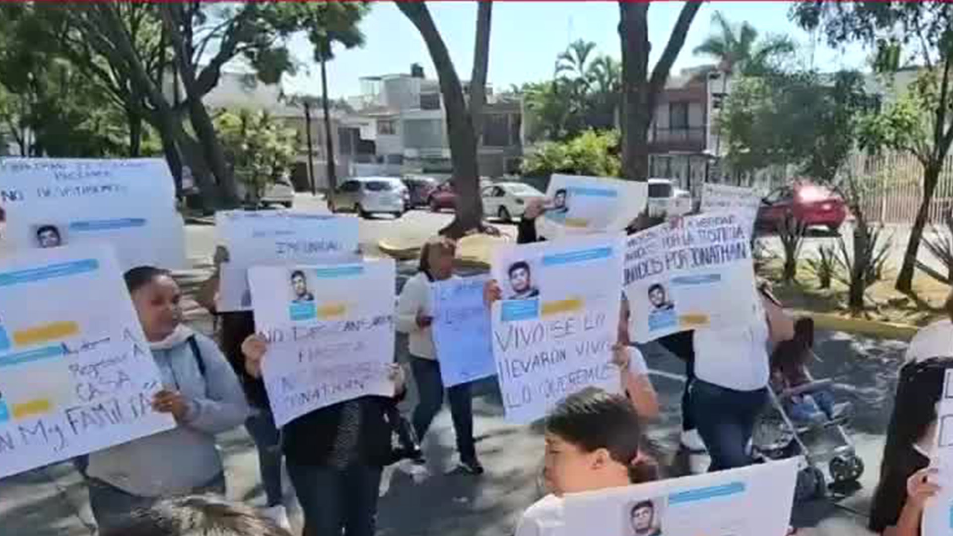 En Jalisco, familiares de Jonathan exigen su aparición con vida y piden ayuda al gobernador