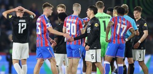 Mateo Chávez fue titular en la derrota del AZ Alkmaar contra Crystal Palace en la jornada 3 de la Conference League